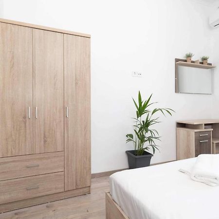 Giorgos' House Gialova Apartment Exterior photo