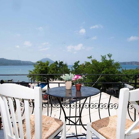 Giorgos' House Gialova Apartment Exterior photo